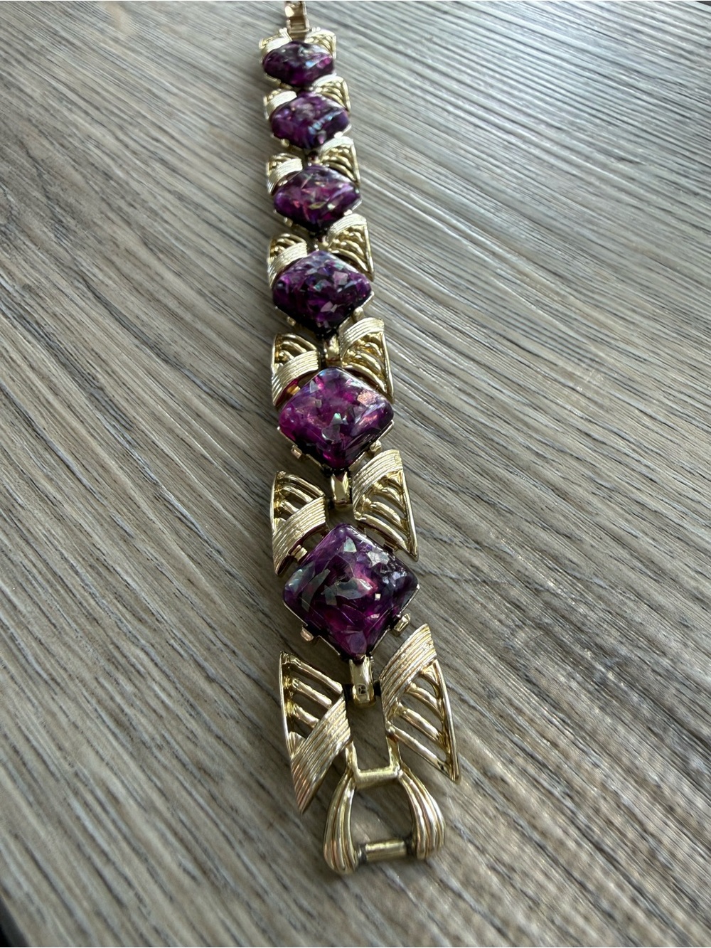 Vintage Coro Gold-Tone Bracelet with Purple  Lucite Confetti Stones - Picture 5 of 7